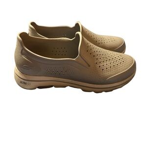 SKECHERS Sandals Mens Sz 12 Foamies Go Walk 5 Ultra Go Slip On Gray